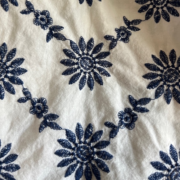 Chaps - white short sleeve button down with navy blue floral embroidery - 3XL - Picture 3 of 15